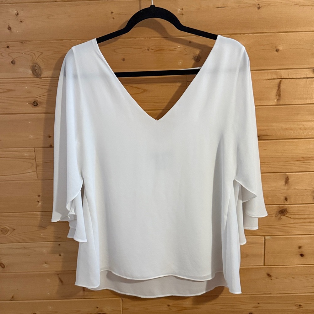 Women’s White House Black Market white  V-Neck Flutter Sleeve Top Sz L
